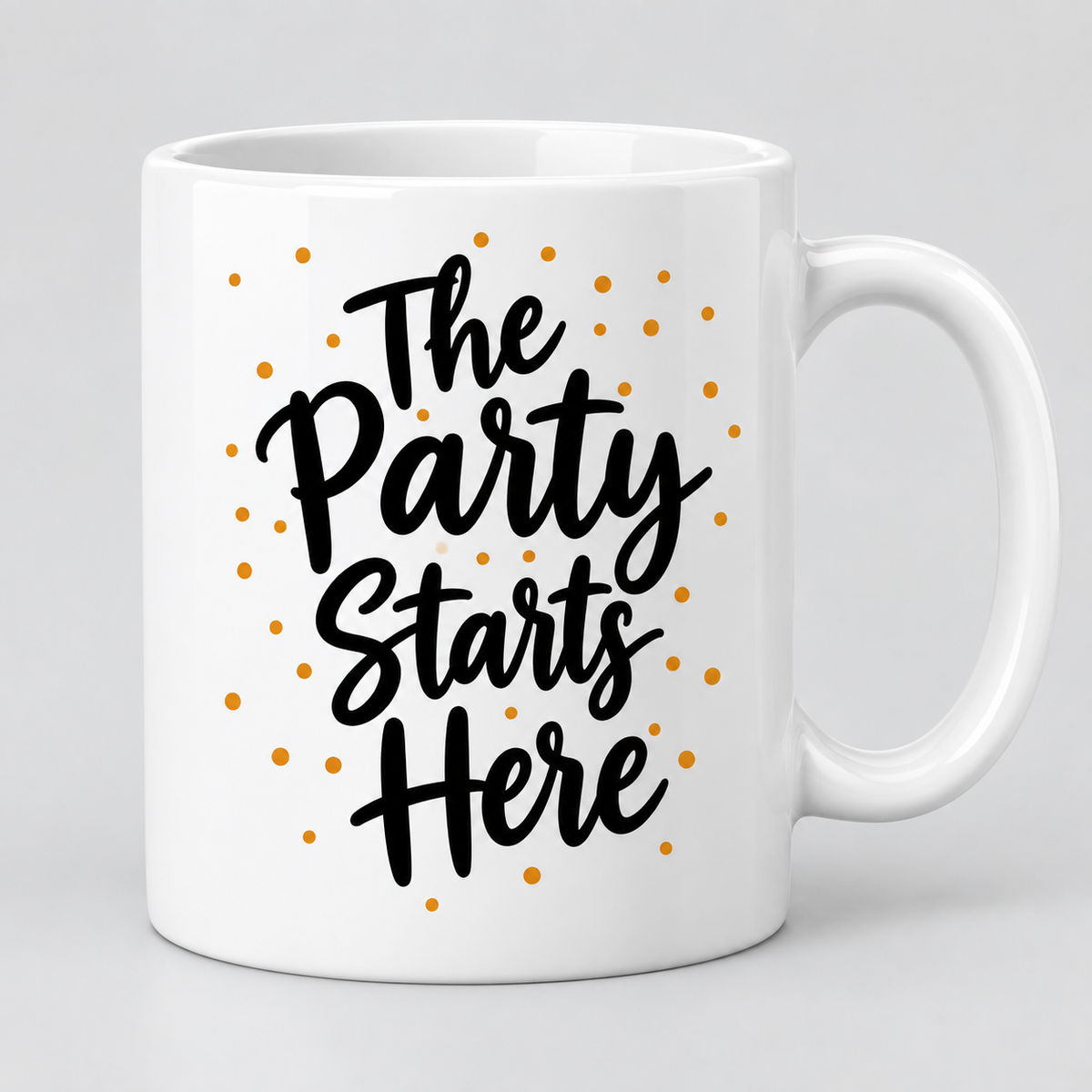 Keramiktasse – The Party Starts Here – Produktvisualisierung