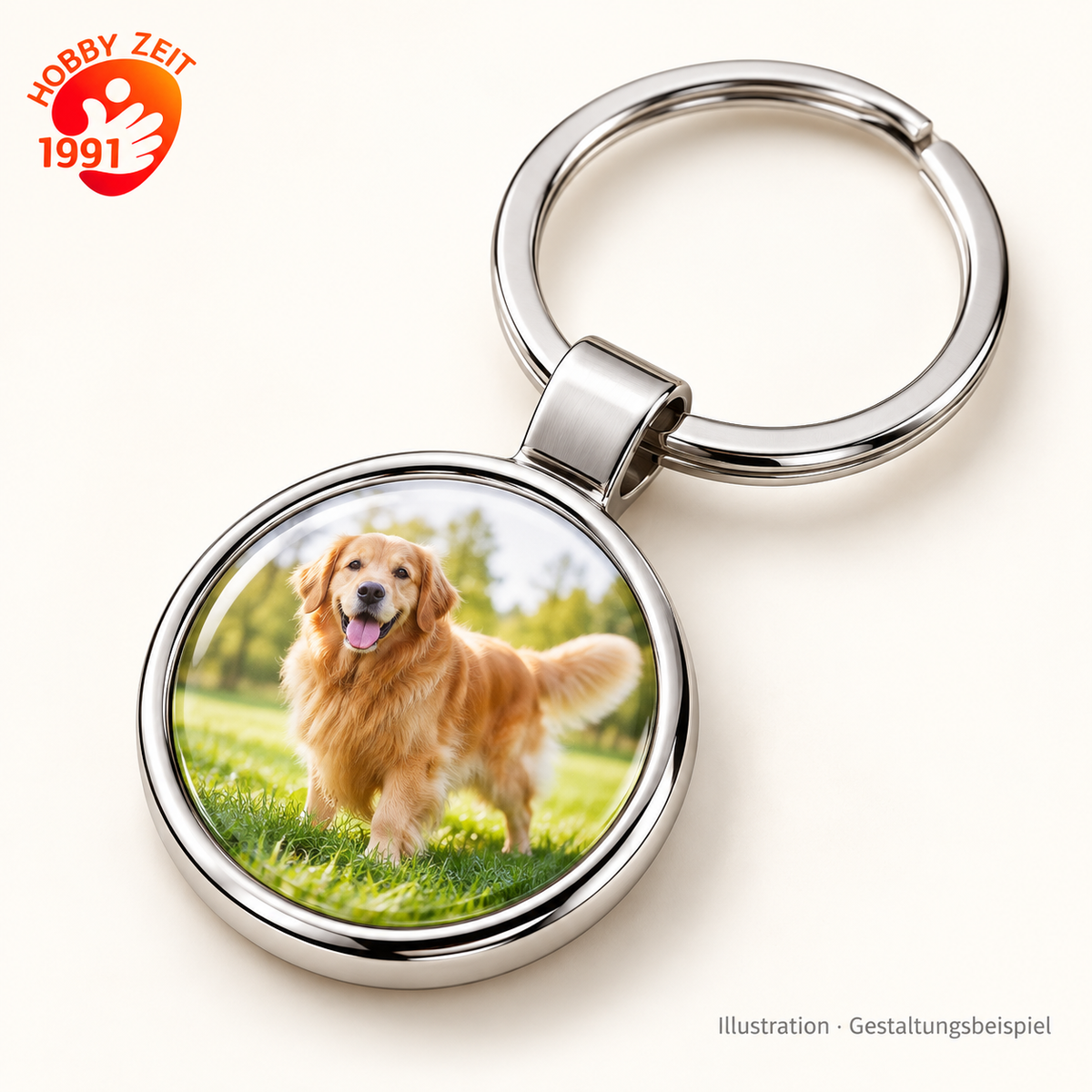 Metall-Schlüsselanhänger mit Foto – Wunschform – illustrative Produktdarstellung mit Beispielpersonalisierung